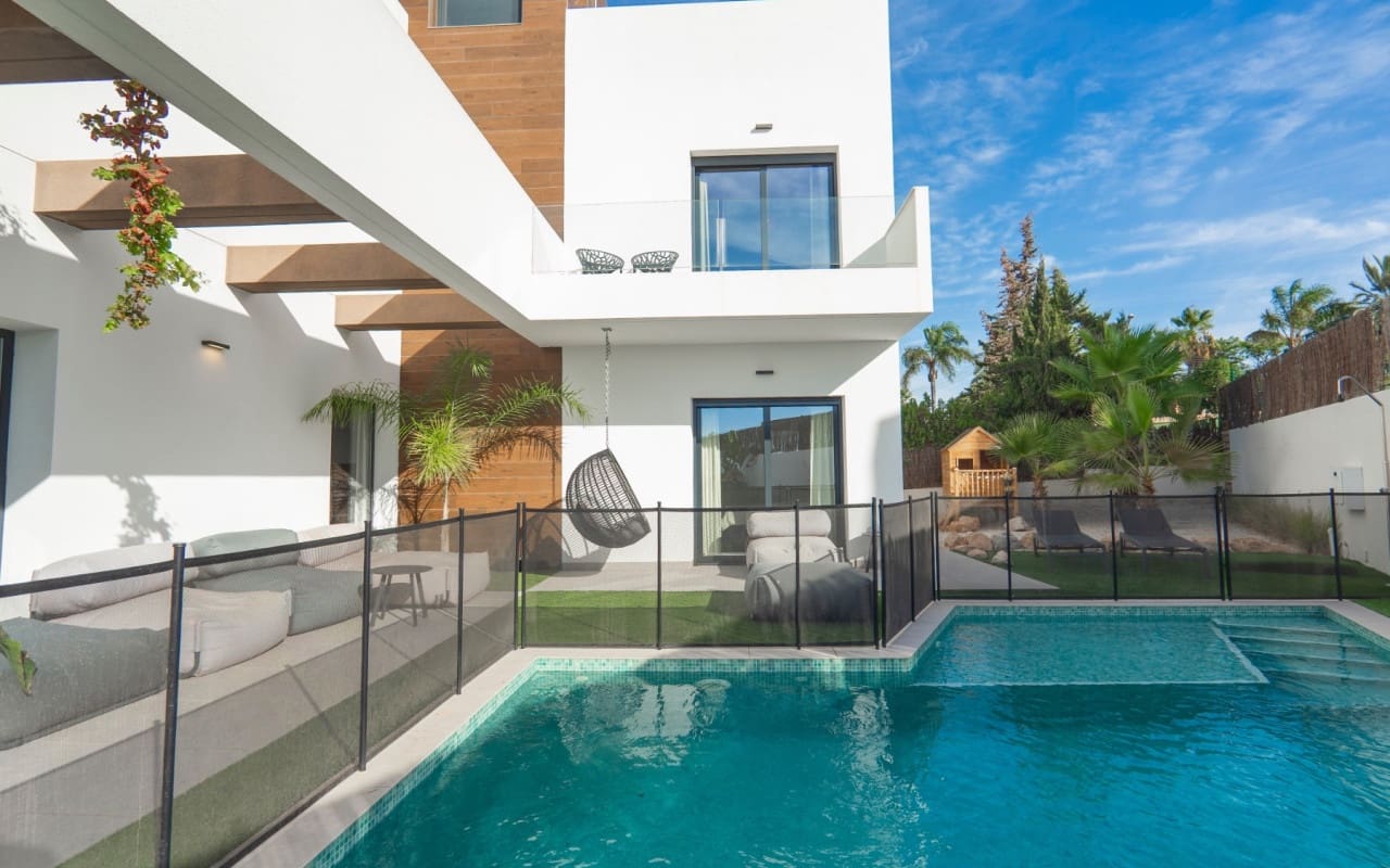 4 soverom Villa til salgs i Ciudad Quesada med svømmebasseng - € 699 950 (Ref: 9099913)