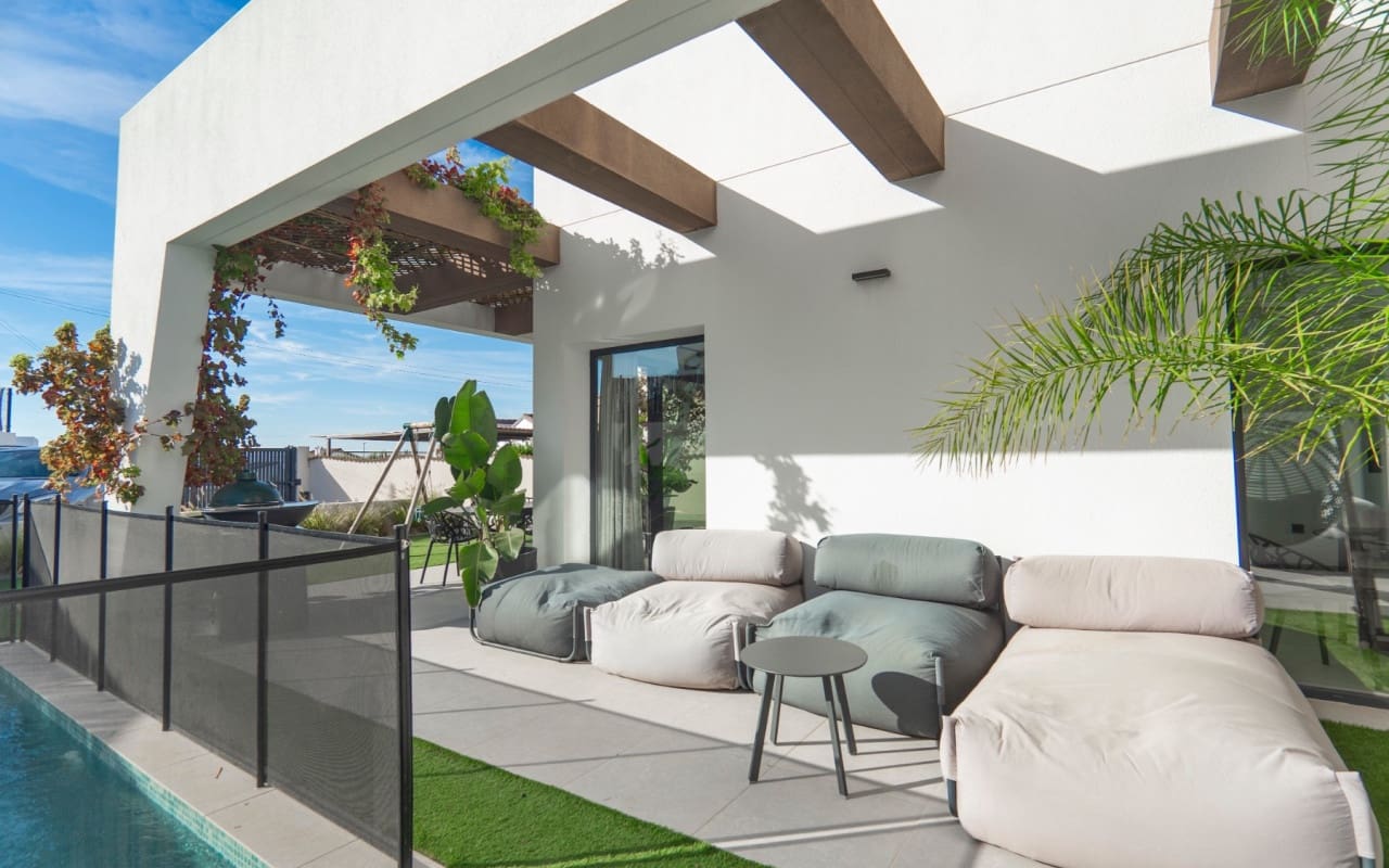 4 soverom Villa til salgs i Ciudad Quesada med svømmebasseng - € 699 950 (Ref: 9099913)