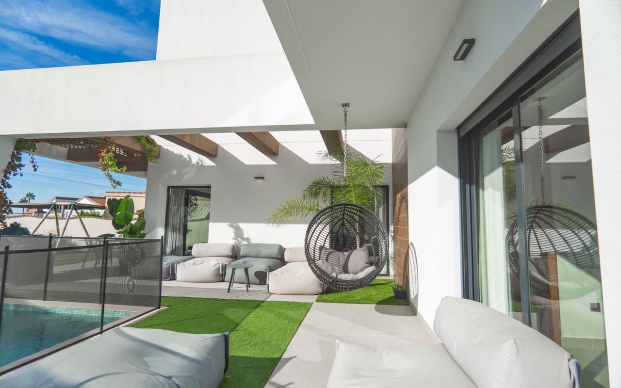 4 soverom Villa til salgs i Ciudad Quesada med svømmebasseng - € 699 950 (Ref: 9099913)