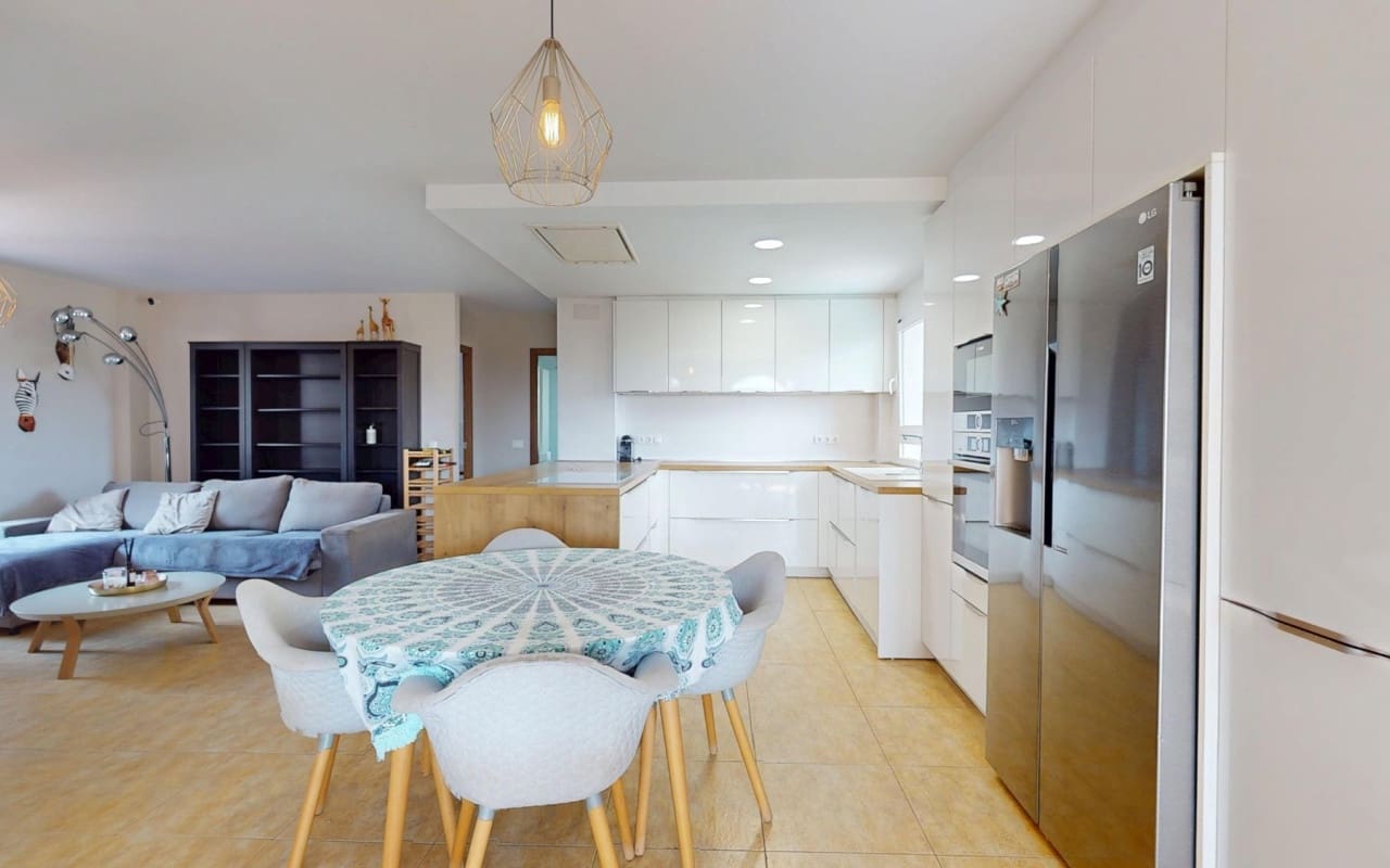 5 bedroom Villa for sale in La Zenia with pool - € 795,000 (Ref: 9115505)