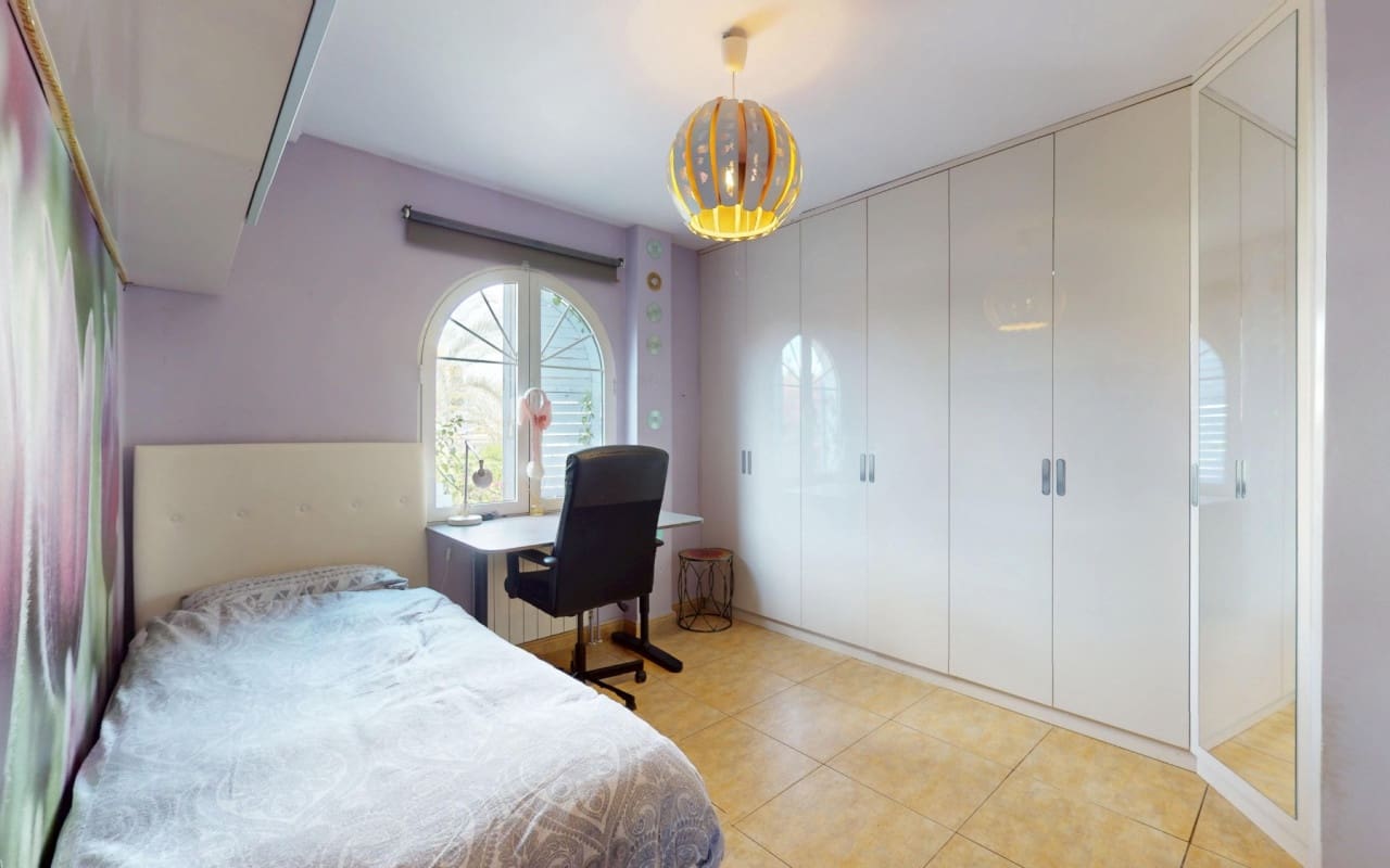 5 bedroom Villa for sale in La Zenia with pool - € 795,000 (Ref: 9115505)