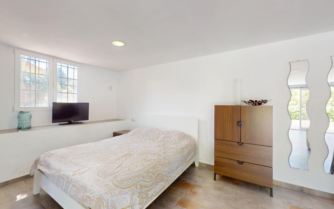 5 bedroom Villa for sale in La Zenia with pool - € 795,000 (Ref: 9115505)