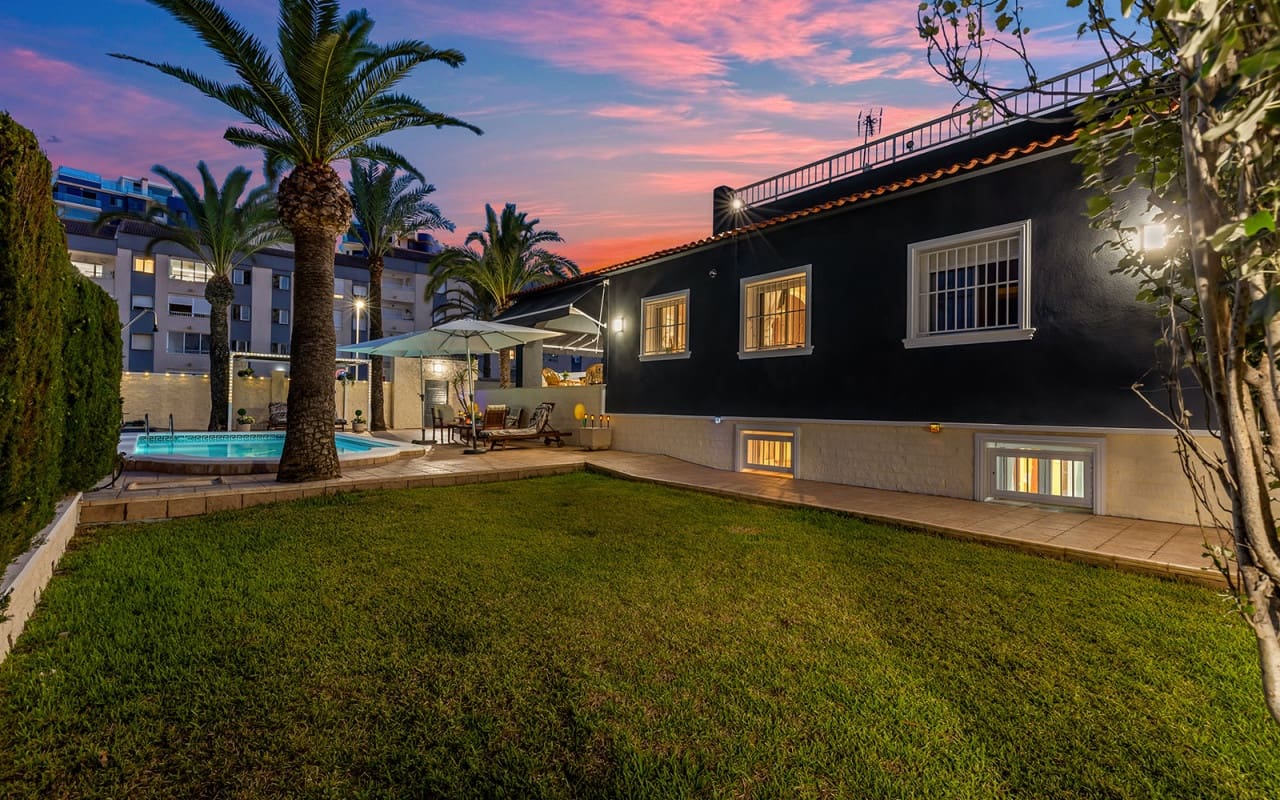 4 soveværelse Villa til salg i Rocio del Mar - € 735.000 (Ref: 9115506)