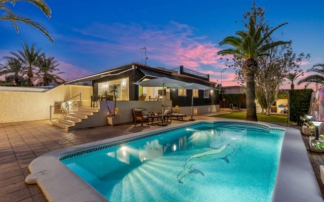 4 soveværelse Villa til salg i Rocio del Mar, Torrevieja - € 735.000 (Ref: 9115506)