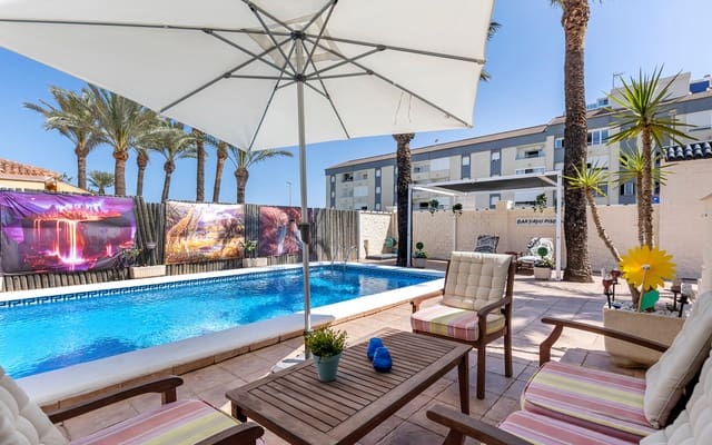 4 soveværelse Villa til salg i Rocio del Mar, Torrevieja - € 735.000 (Ref: 9115506)