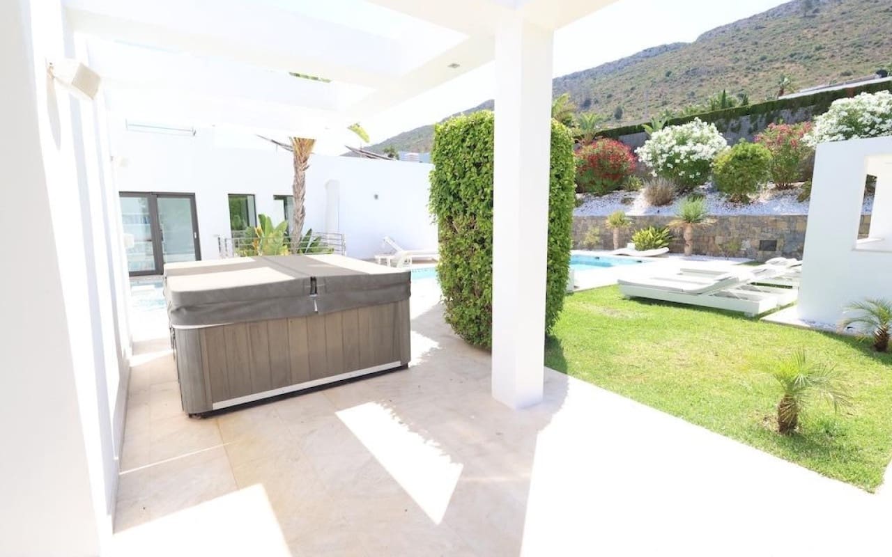 5 soveværelse Villa til salg i Javea / Xabia med swimmingpool - € 2.499.000 (Ref: 9123707)