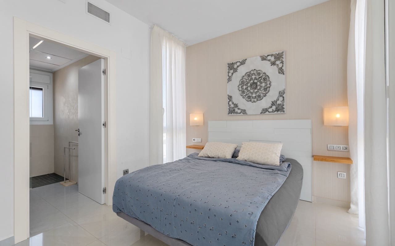 3 slaapkamer Villa te koop in Ciudad Quesada met zwembad - € 470.000 (Ref: 9123854)