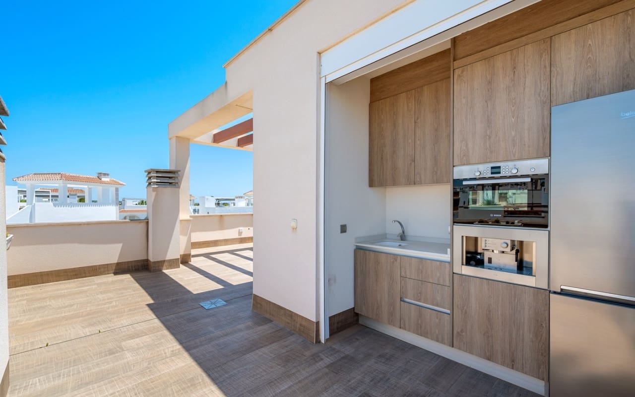 3 slaapkamer Villa te koop in Ciudad Quesada met zwembad - € 470.000 (Ref: 9123854)