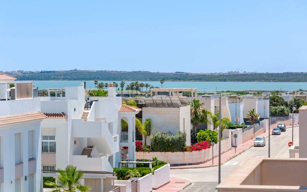 3 slaapkamer Villa te koop in Ciudad Quesada met zwembad - € 470.000 (Ref: 9123854)