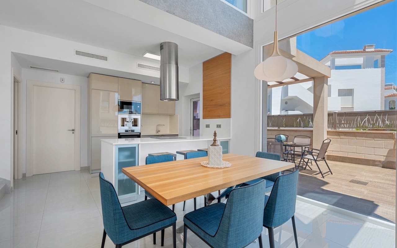 3 slaapkamer Villa te koop in Ciudad Quesada met zwembad - € 470.000 (Ref: 9123854)