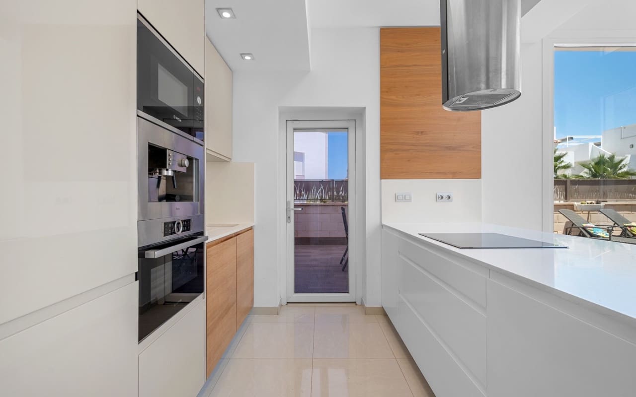 3 slaapkamer Villa te koop in Ciudad Quesada met zwembad - € 470.000 (Ref: 9123854)