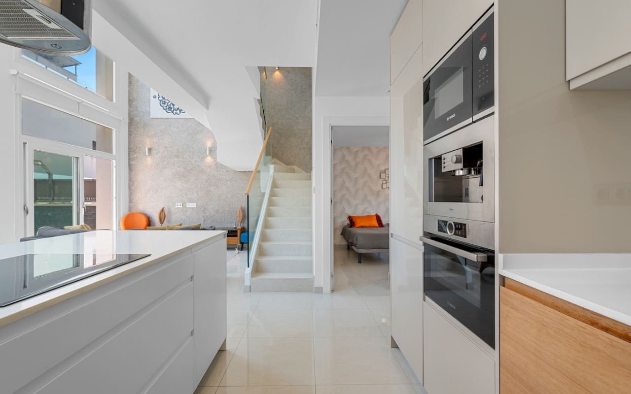 3 slaapkamer Villa te koop in Ciudad Quesada met zwembad - € 470.000 (Ref: 9123854)