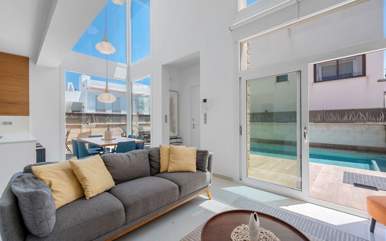 3 slaapkamer Villa te koop in Ciudad Quesada met zwembad - € 470.000 (Ref: 9123854)