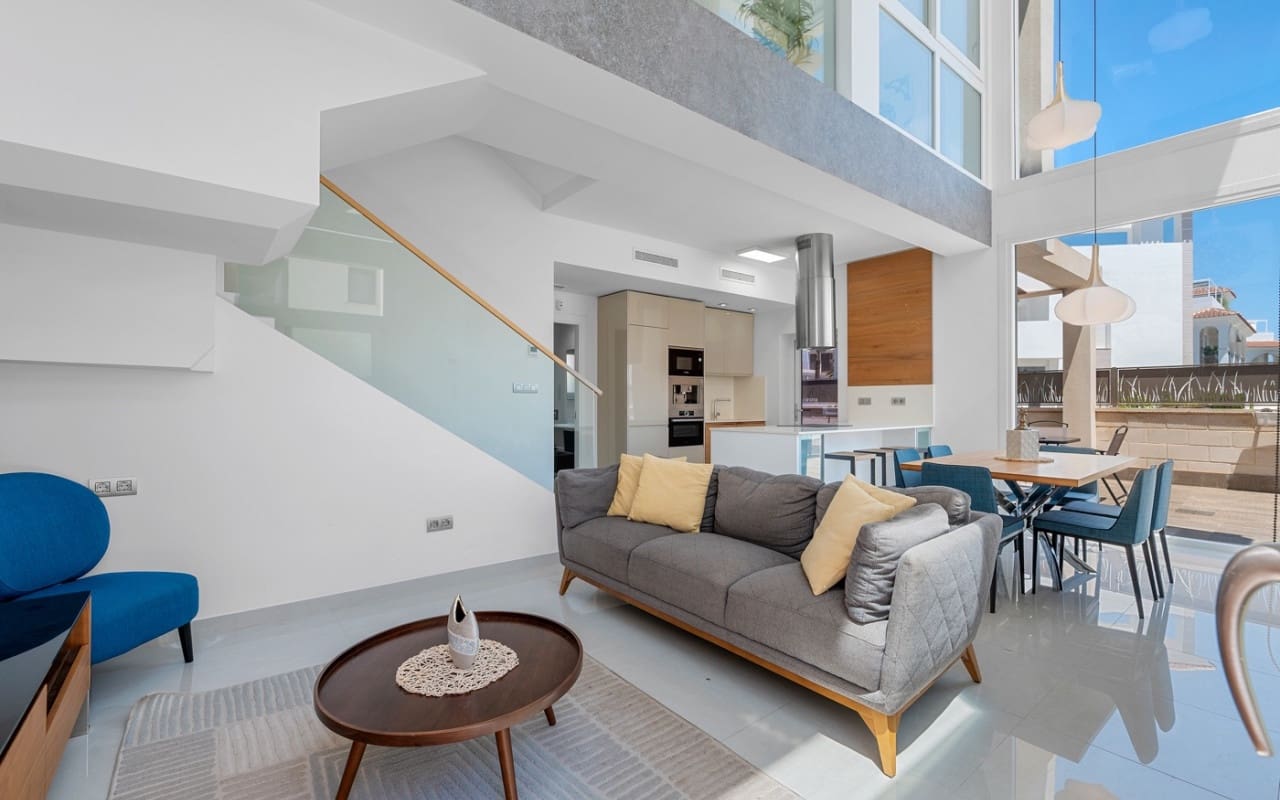 3 slaapkamer Villa te koop in Ciudad Quesada met zwembad - € 470.000 (Ref: 9123854)