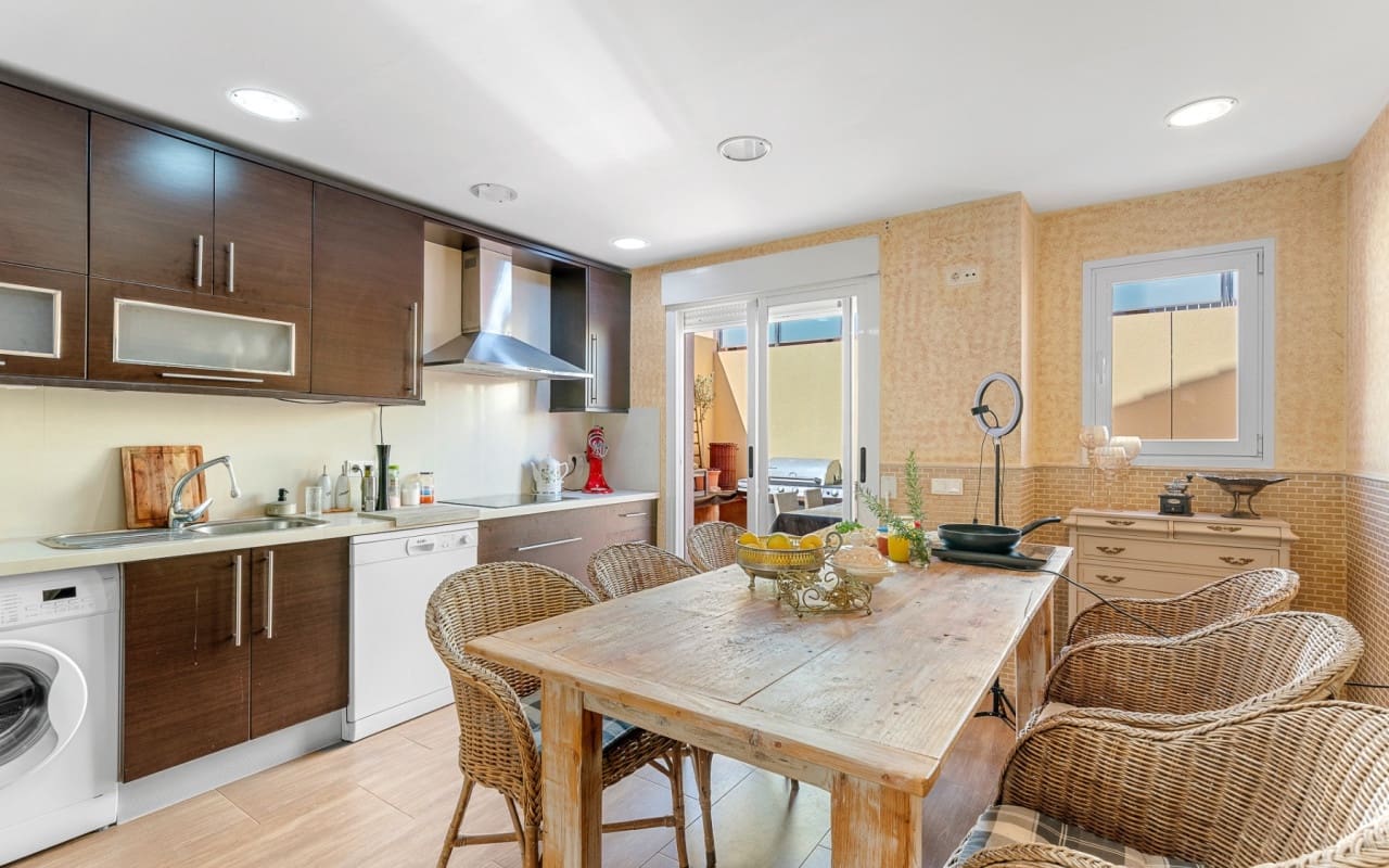 5 sypialnia Willa na sprzedaż w Alfaz del Pi / L'Alfas del Pi z basenem - 499 000 € (Ref: 9126250)