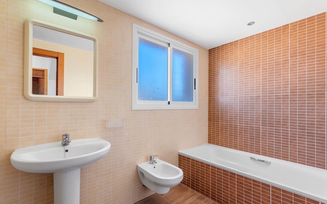 5 sypialnia Willa na sprzedaż w Alfaz del Pi / L'Alfas del Pi z basenem - 499 000 € (Ref: 9126250)