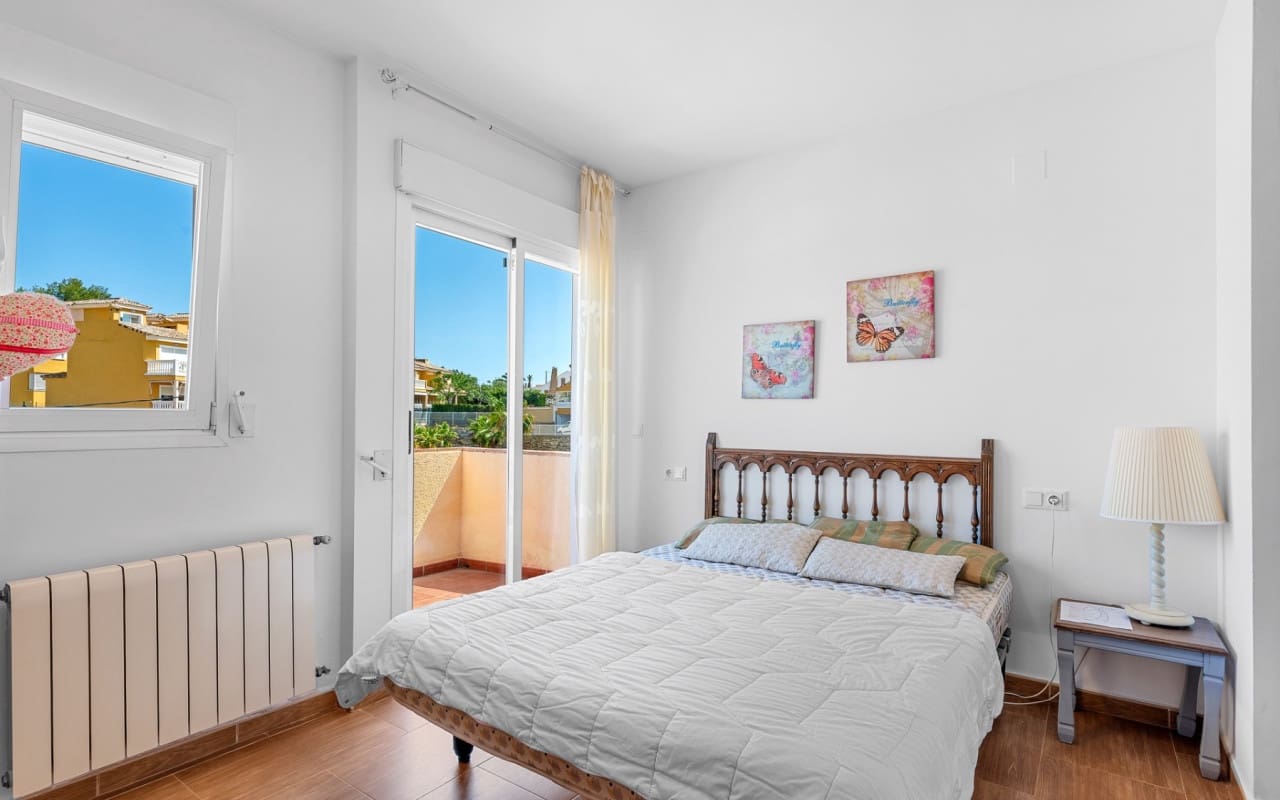 5 sypialnia Willa na sprzedaż w Alfaz del Pi / L'Alfas del Pi z basenem - 499 000 € (Ref: 9126250)