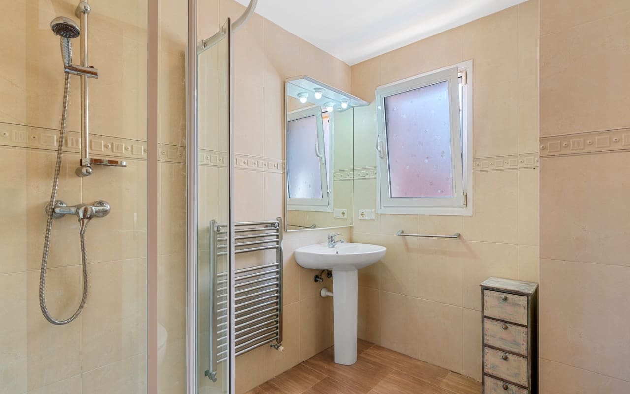 5 sypialnia Willa na sprzedaż w Alfaz del Pi / L'Alfas del Pi z basenem - 499 000 € (Ref: 9126250)