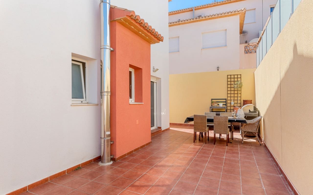 5 sypialnia Willa na sprzedaż w Alfaz del Pi / L'Alfas del Pi z basenem - 499 000 € (Ref: 9126250)