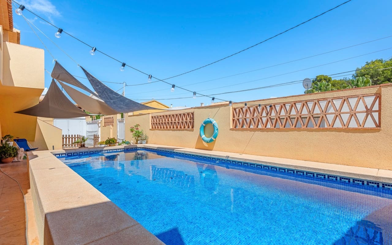 5 sypialnia Willa na sprzedaż w Alfaz del Pi / L'Alfas del Pi z basenem - 499 000 € (Ref: 9126250)