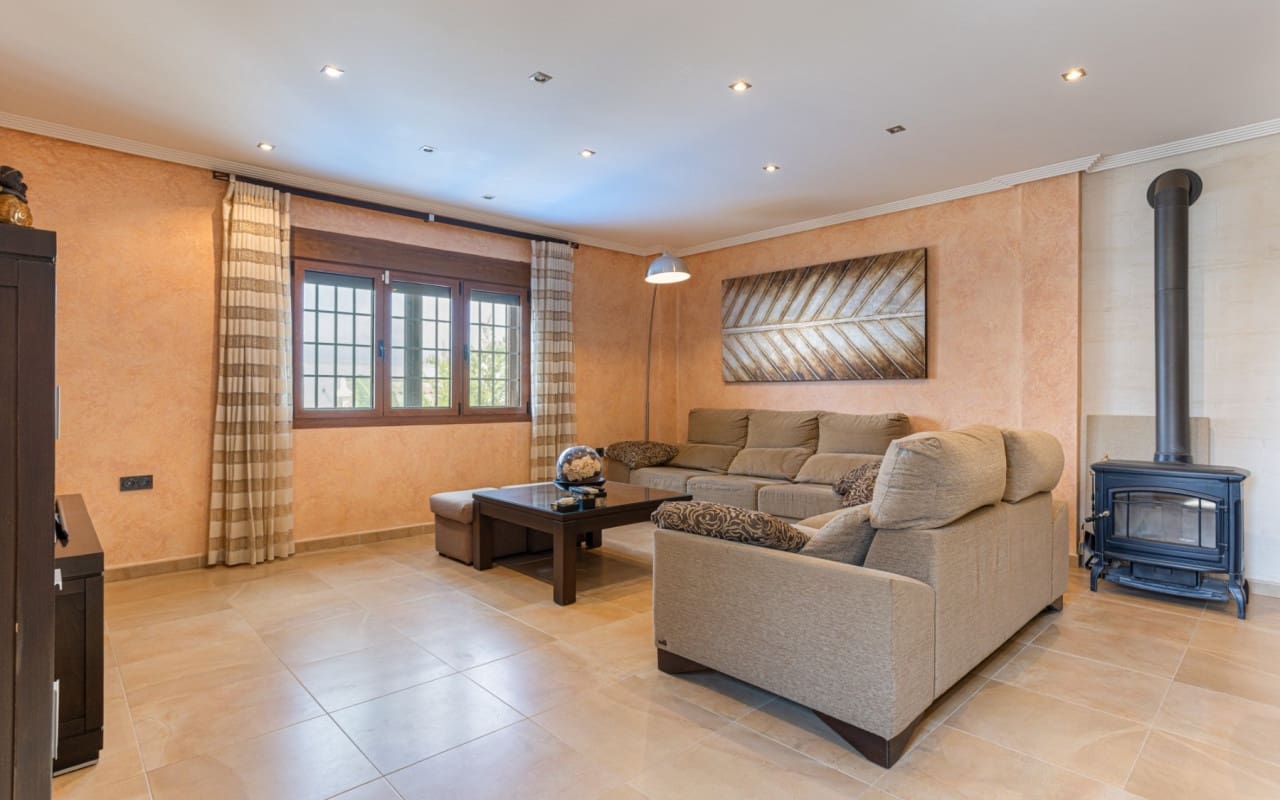 4 soveværelse Villa til salg i Los Montesinos med swimmingpool - € 750.000 (Ref: 9128852)