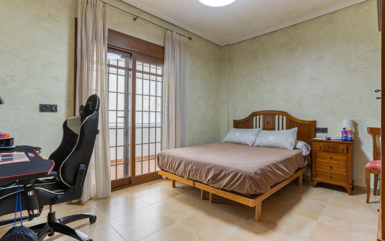 4 soveværelse Villa til salg i Los Montesinos med swimmingpool - € 750.000 (Ref: 9128852)