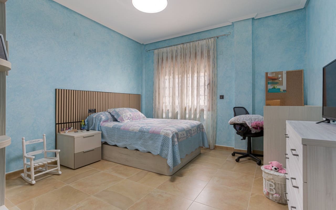 4 soveværelse Villa til salg i Los Montesinos med swimmingpool - € 750.000 (Ref: 9128852)