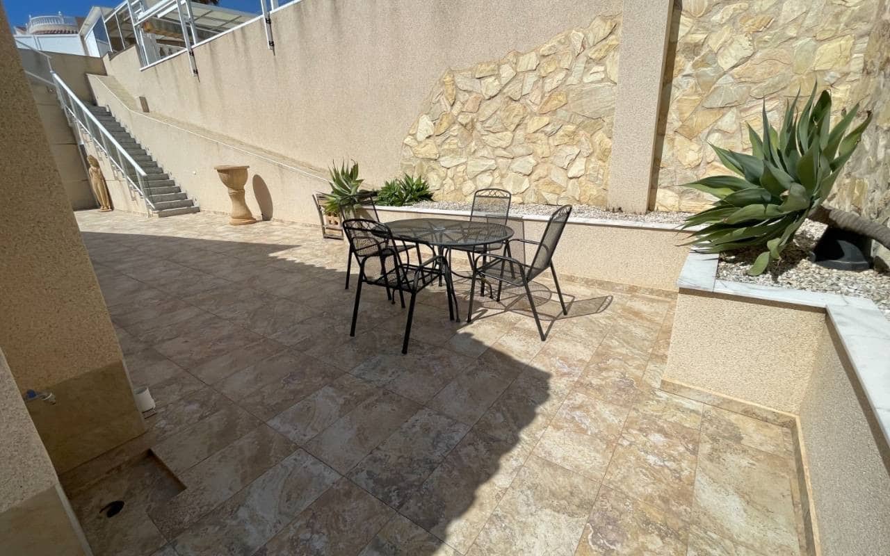 3 soveværelse Villa til salg i La Marquesa med swimmingpool - € 595.000 (Ref: 9129032)