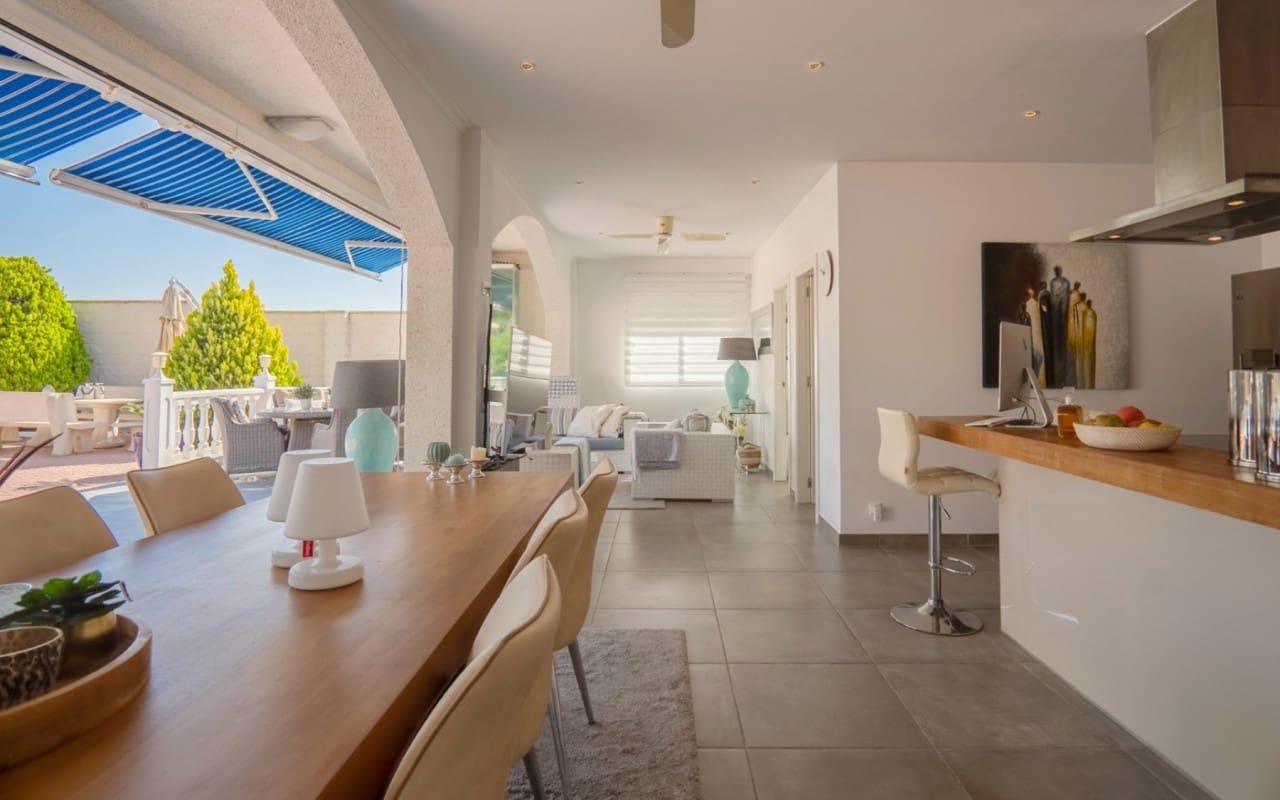 5 soveværelse Villa til salg i Ciudad Quesada med swimmingpool - € 845.000 (Ref: 9129033)