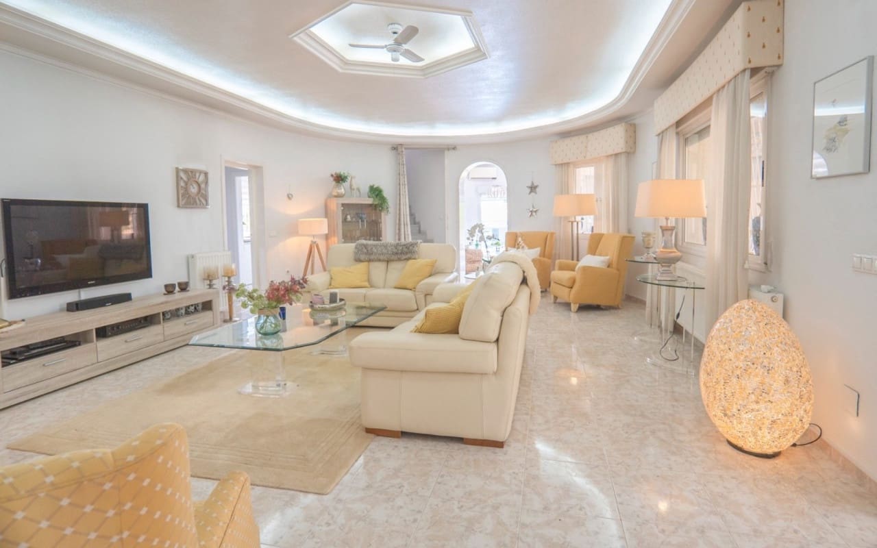 5 soveværelse Villa til salg i Ciudad Quesada med swimmingpool - € 845.000 (Ref: 9129033)