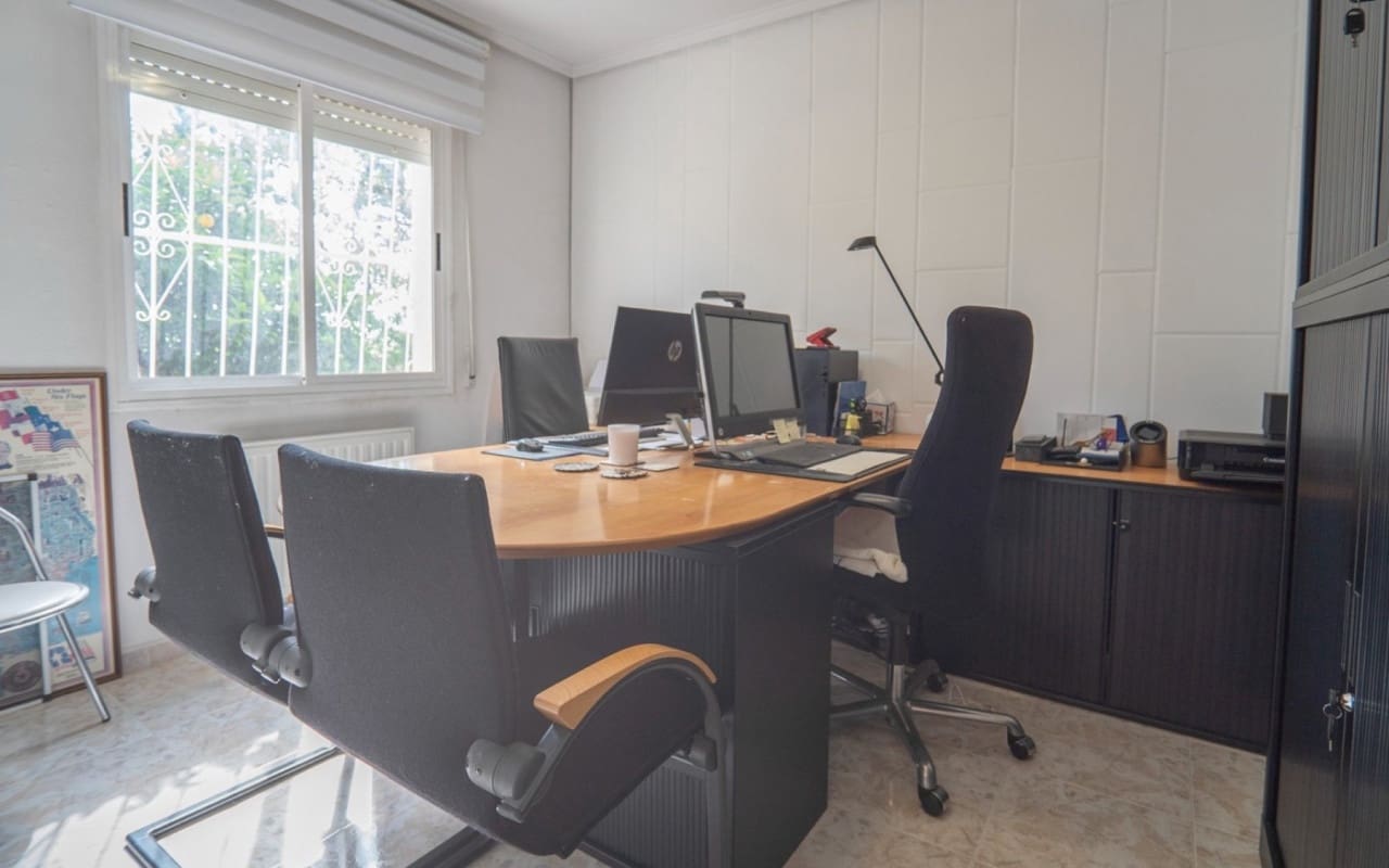 5 soveværelse Villa til salg i Ciudad Quesada med swimmingpool - € 845.000 (Ref: 9129033)