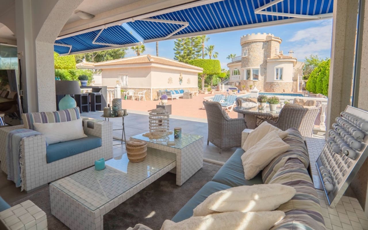 5 soveværelse Villa til salg i Ciudad Quesada med swimmingpool - € 845.000 (Ref: 9129033)