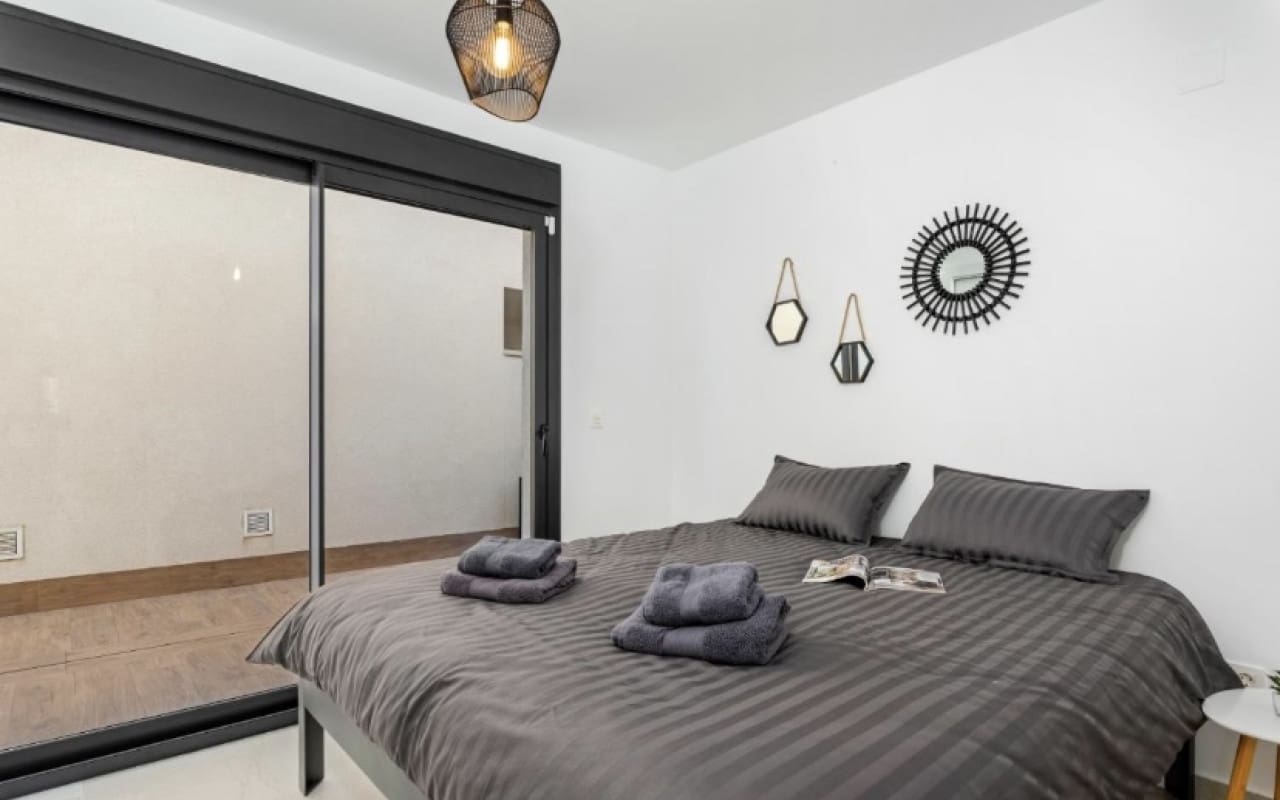 3 slaapkamer Villa te koop in San Miguel de Salinas met zwembad - € 355.000 (Ref: 9135921)