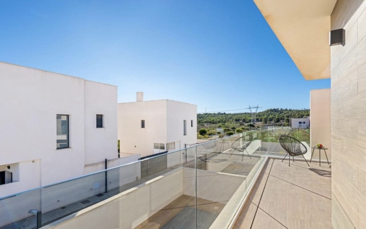 3 slaapkamer Villa te koop in San Miguel de Salinas met zwembad - € 355.000 (Ref: 9135921)