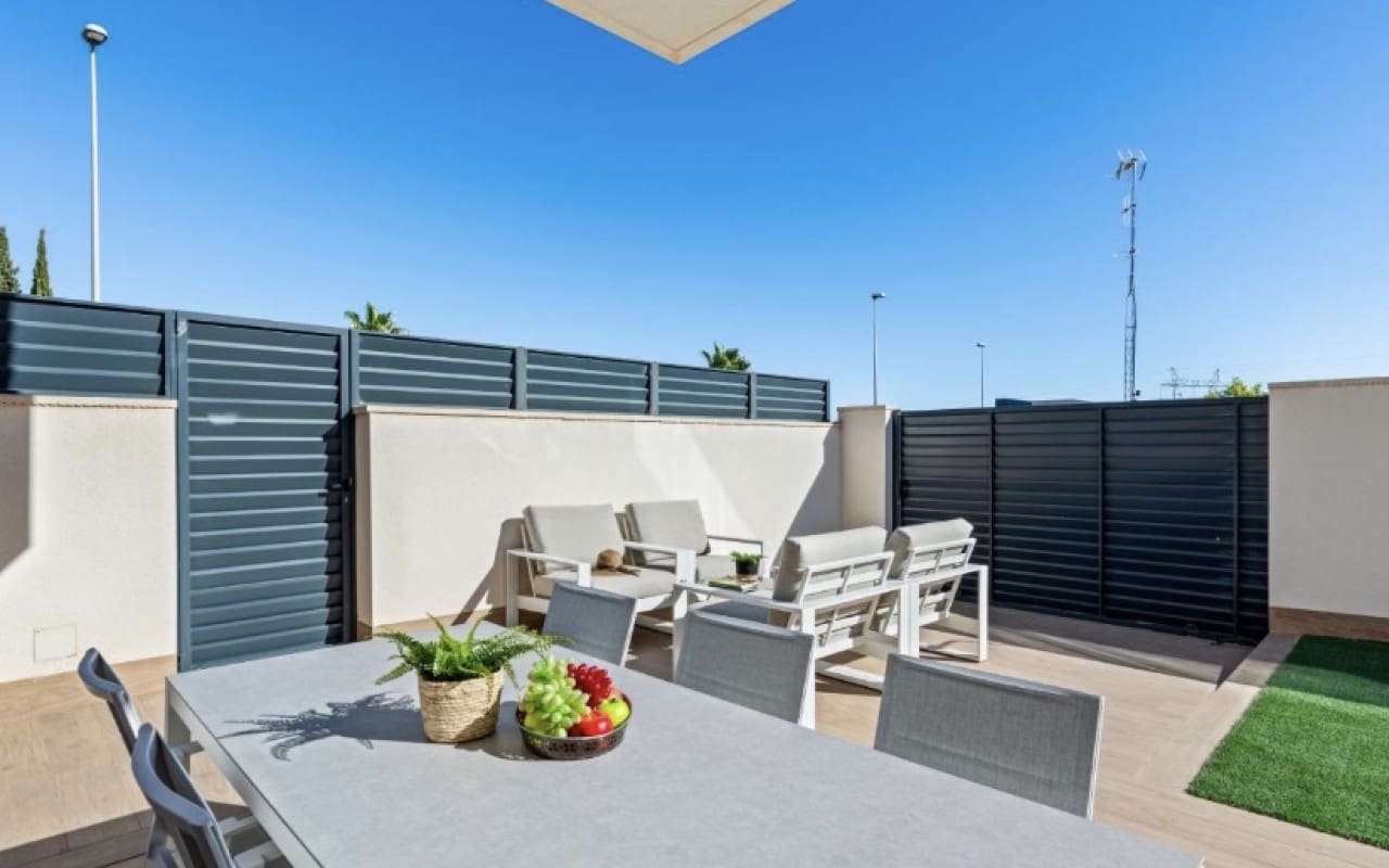 3 slaapkamer Villa te koop in San Miguel de Salinas met zwembad - € 355.000 (Ref: 9135921)