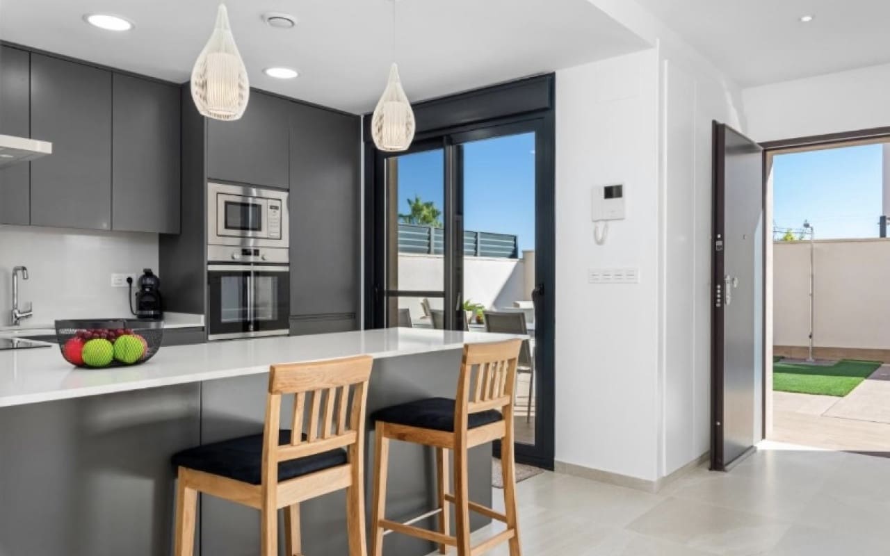 3 slaapkamer Villa te koop in San Miguel de Salinas met zwembad - € 355.000 (Ref: 9135921)