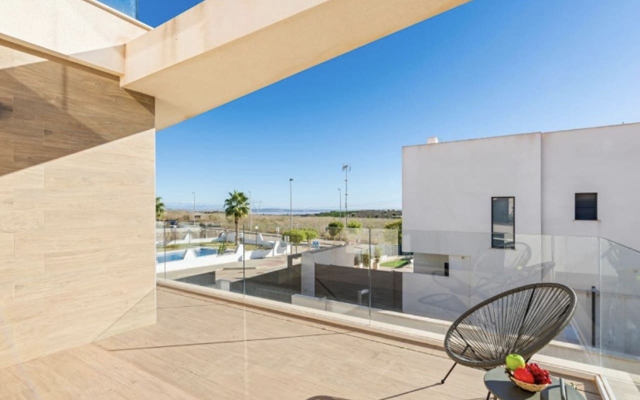 3 slaapkamer Villa te koop in San Miguel de Salinas met zwembad - € 355.000 (Ref: 9135921)