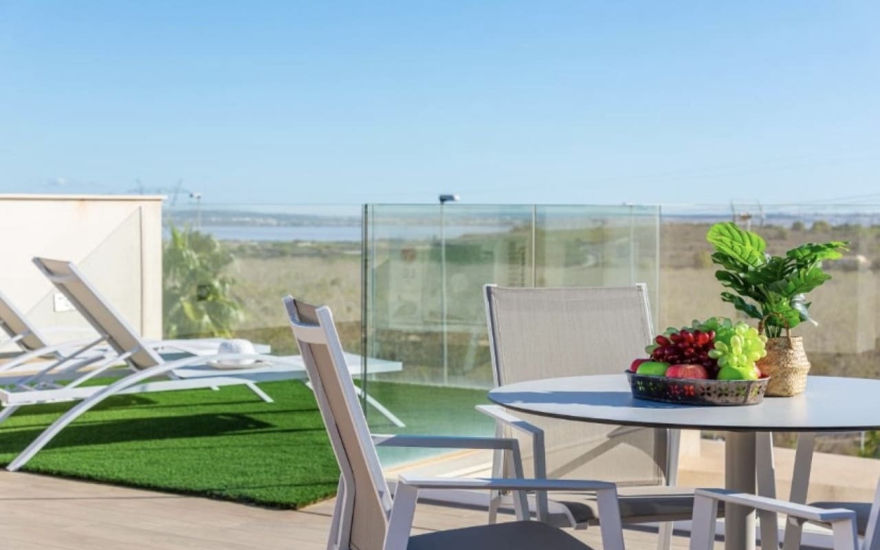 3 slaapkamer Villa te koop in San Miguel de Salinas met zwembad - € 355.000 (Ref: 9135921)