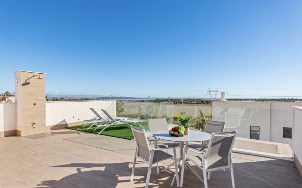 3 slaapkamer Villa te koop in San Miguel de Salinas met zwembad - € 355.000 (Ref: 9135921)