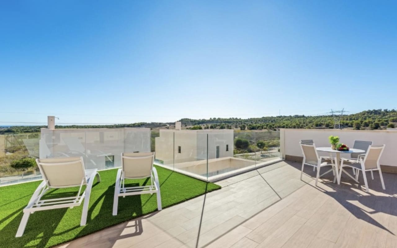 3 slaapkamer Villa te koop in San Miguel de Salinas met zwembad - € 355.000 (Ref: 9135921)