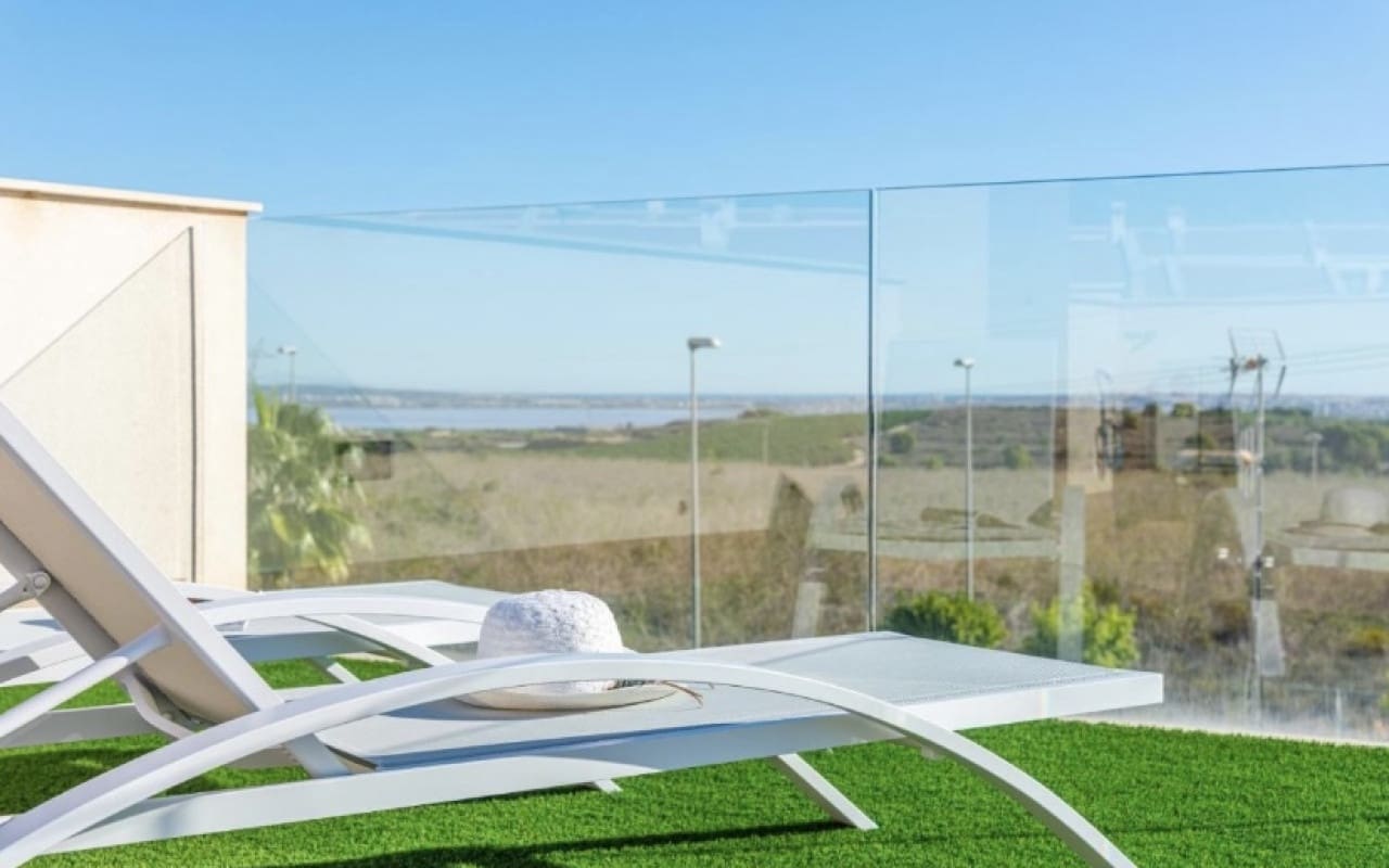 3 slaapkamer Villa te koop in San Miguel de Salinas met zwembad - € 355.000 (Ref: 9135921)