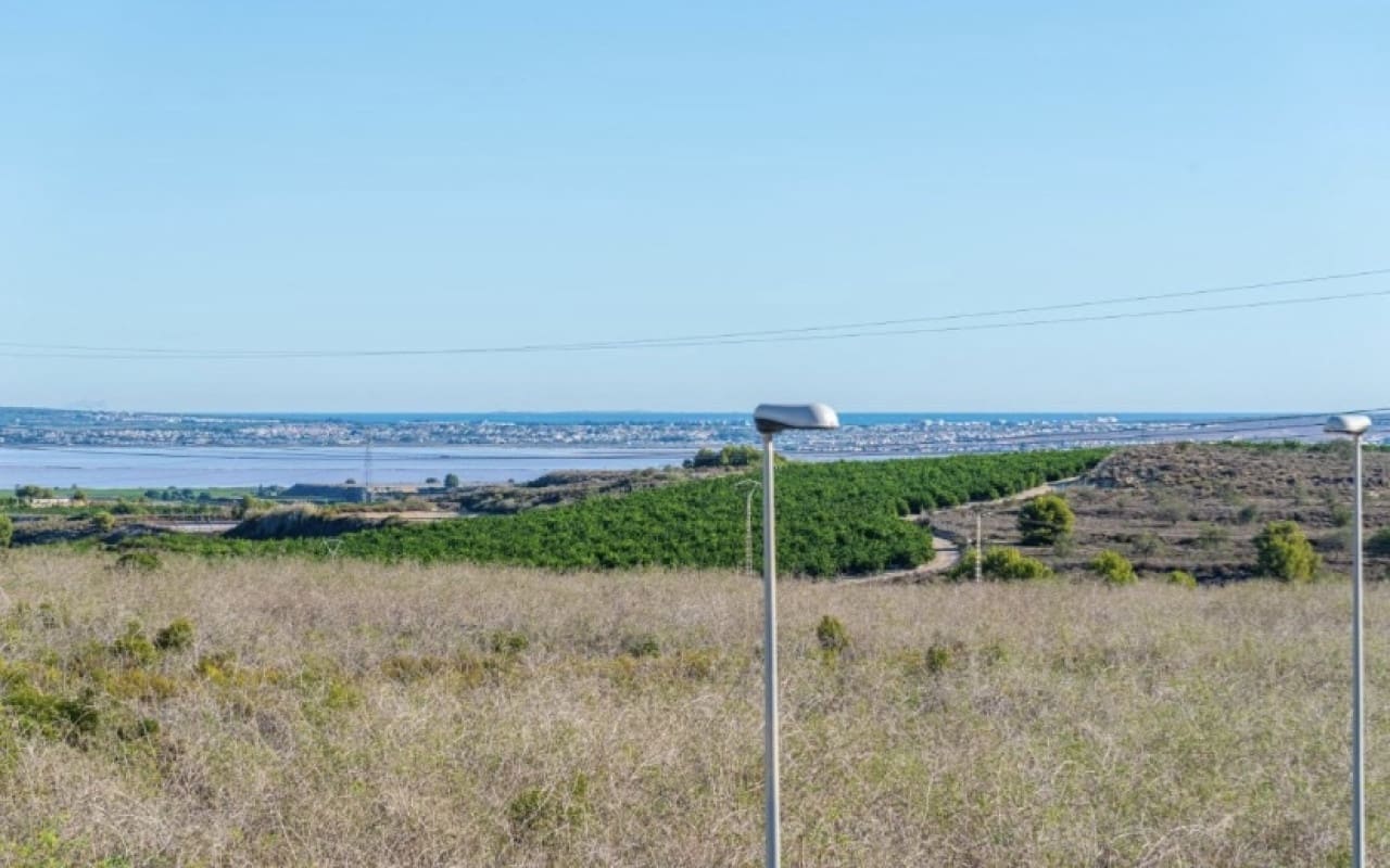 3 slaapkamer Villa te koop in San Miguel de Salinas met zwembad - € 355.000 (Ref: 9135921)