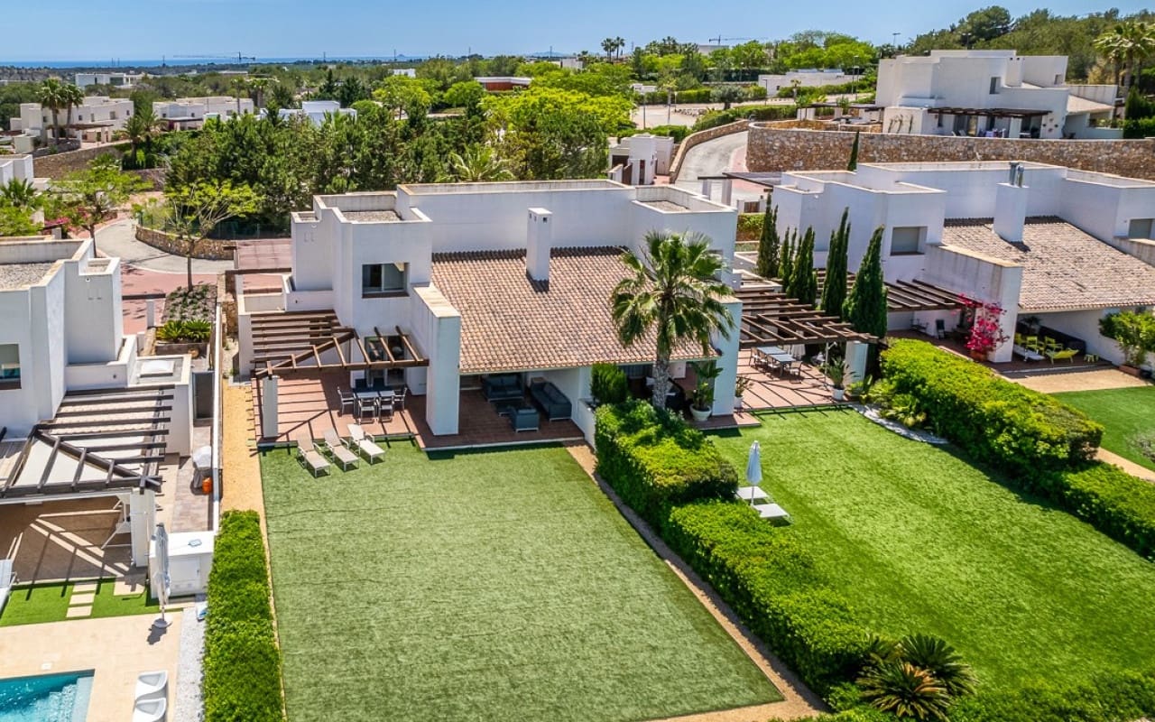 3 quarto Moradia para venda em San Miguel de Salinas com piscina - 525 000 € (Ref: 9135922)