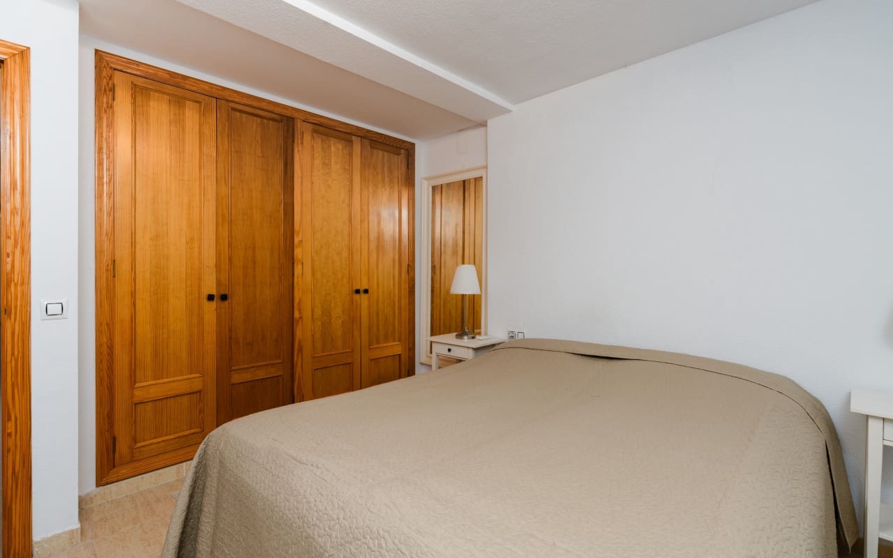 6 soveværelse Byhus til salg i Gran Alacant med swimmingpool - € 349.000 (Ref: 9136176)