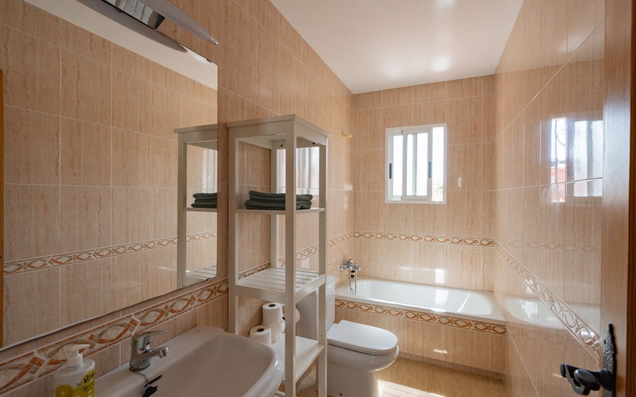 6 soveværelse Byhus til salg i Gran Alacant med swimmingpool - € 349.000 (Ref: 9136176)