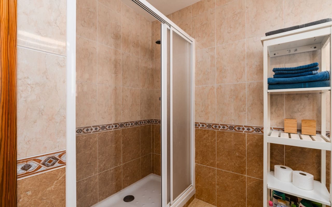 6 soveværelse Byhus til salg i Gran Alacant med swimmingpool - € 349.000 (Ref: 9136176)