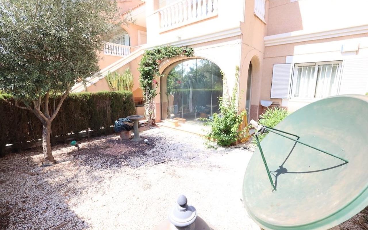 2 quarto Casa em Banda para venda em Orihuela Costa com piscina - 219 000 € (Ref: 9136181)