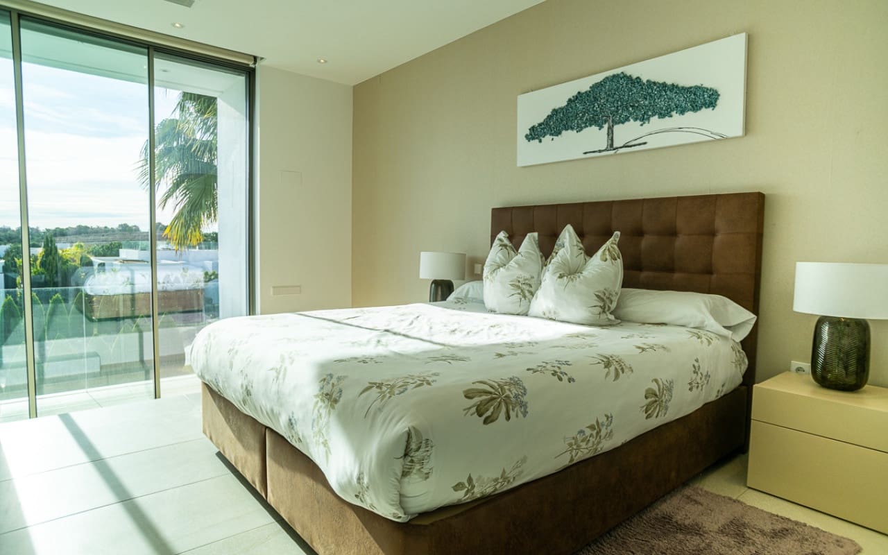 4 quarto Moradia para venda em Las Colinas Golf com piscina - 950 000 € (Ref: 9136186)