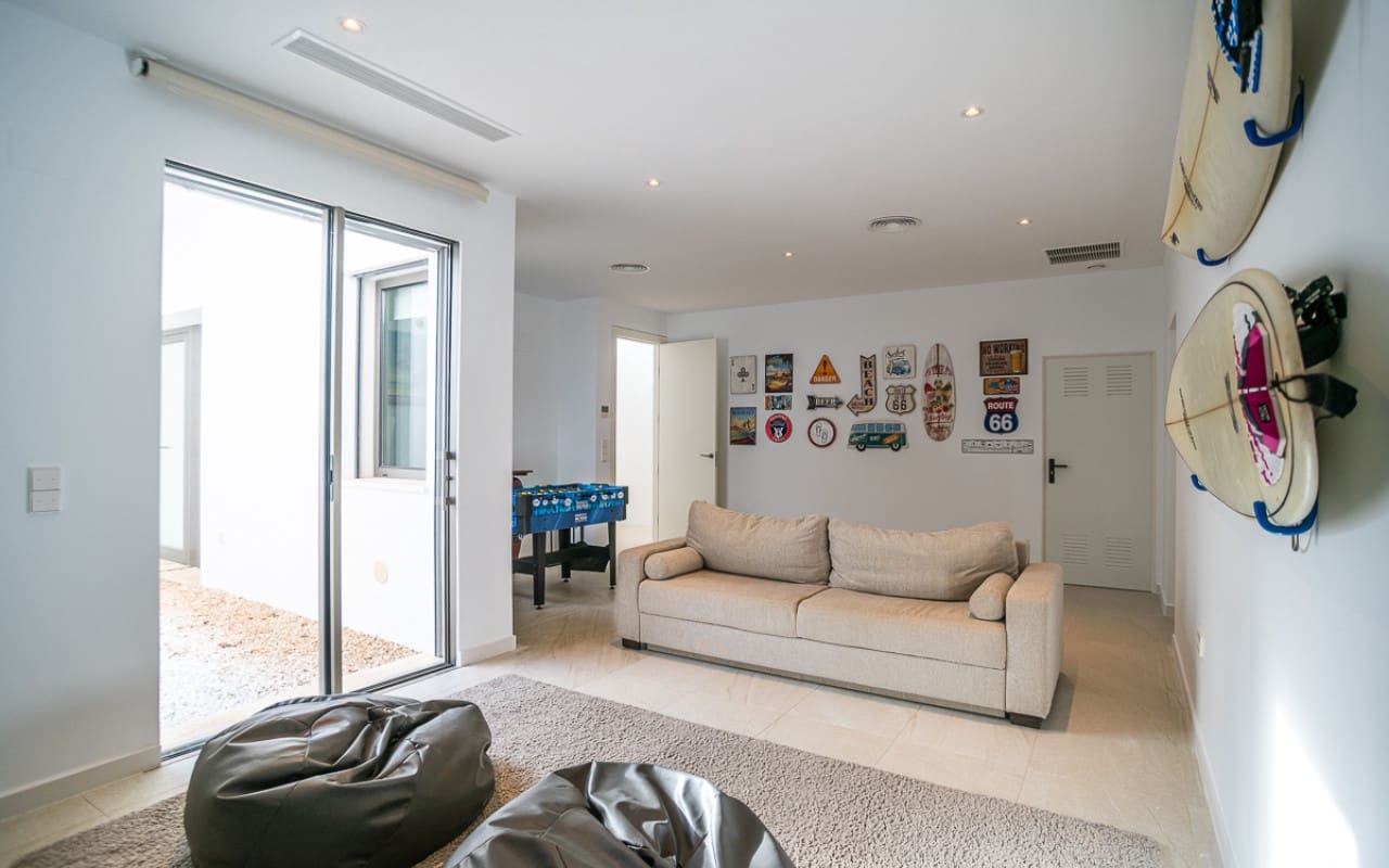 4 quarto Moradia para venda em Las Colinas Golf com piscina - 950 000 € (Ref: 9136186)