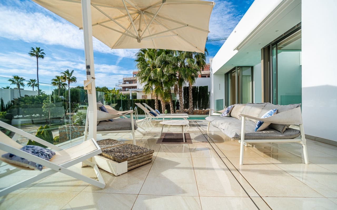 4 quarto Moradia para venda em Las Colinas Golf com piscina - 950 000 € (Ref: 9136186)